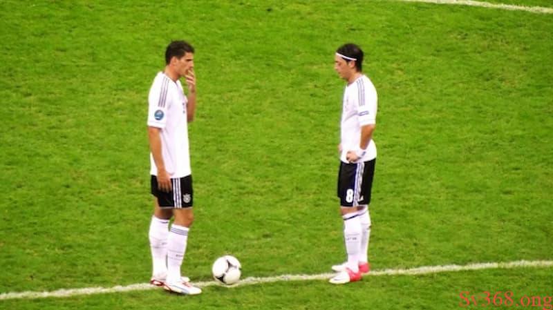 Bí quyết bắt kèo giao bóng trước xanh chín nhất