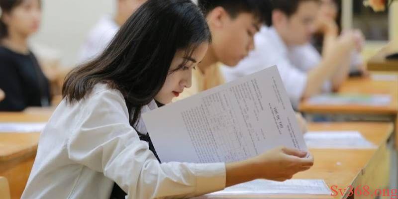 Ngủ mơ mình đi thi bị muộn